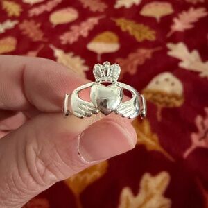 Sterling silver women’s Irish claddagh ring size 6.5